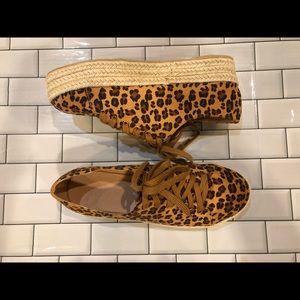 Women’s print lace up shoes